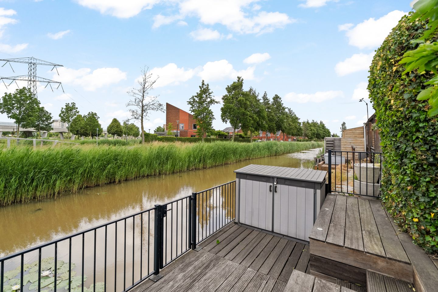 Spacious Waterfront Family Home with Energy Label A in Nesselande — 34