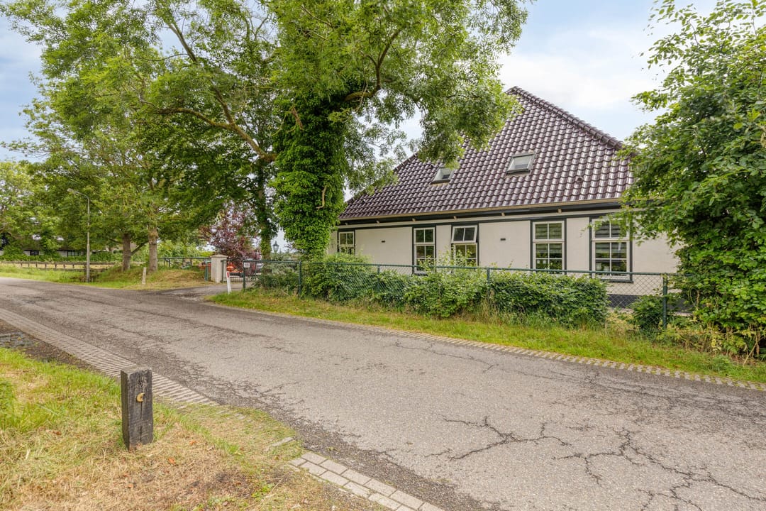 Spacious Residential Farmhouse with Extensive Grounds and Outbuildings in Wieringen — 7