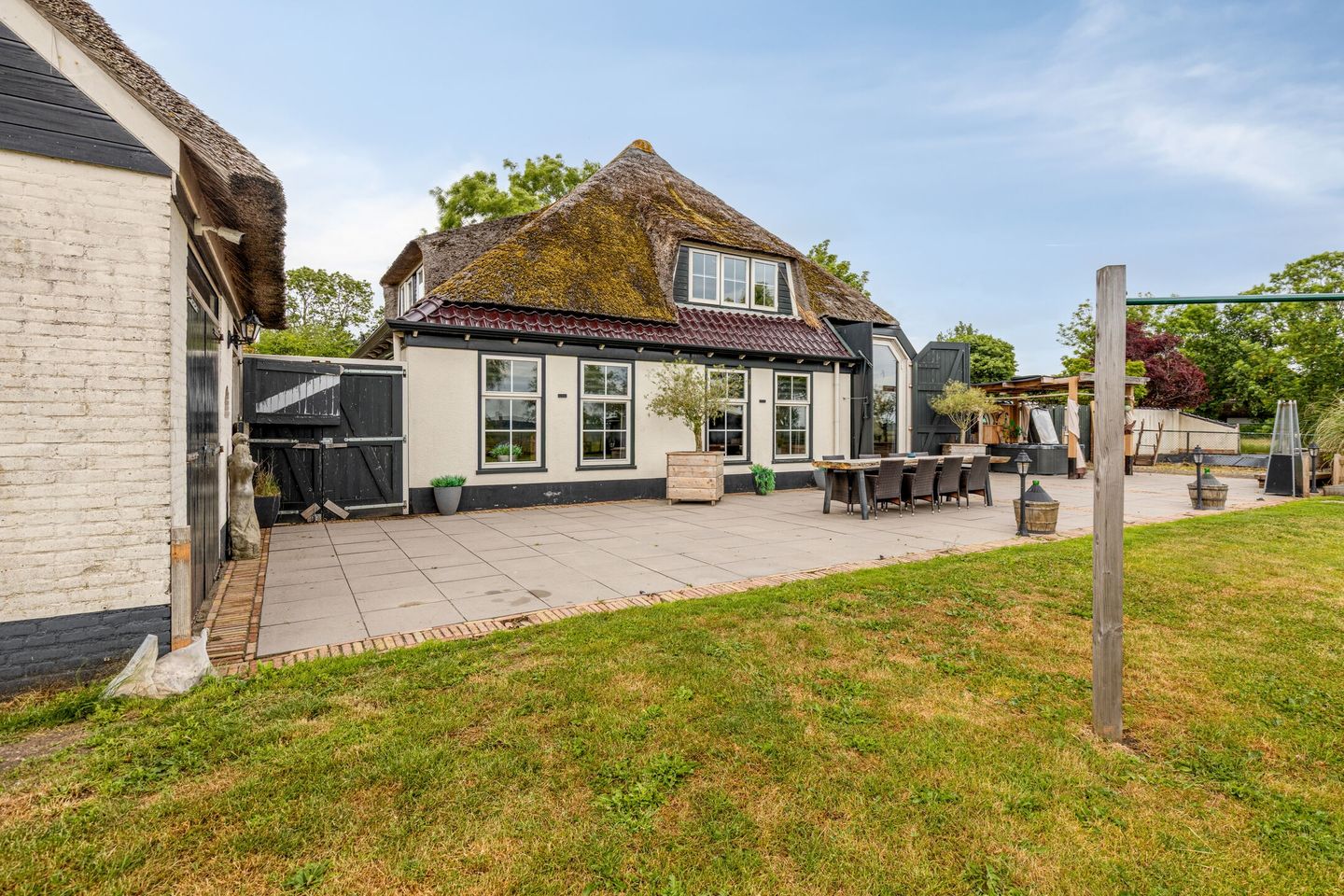 Spacious Residential Farmhouse with Extensive Grounds and Outbuildings in Wieringen — 64