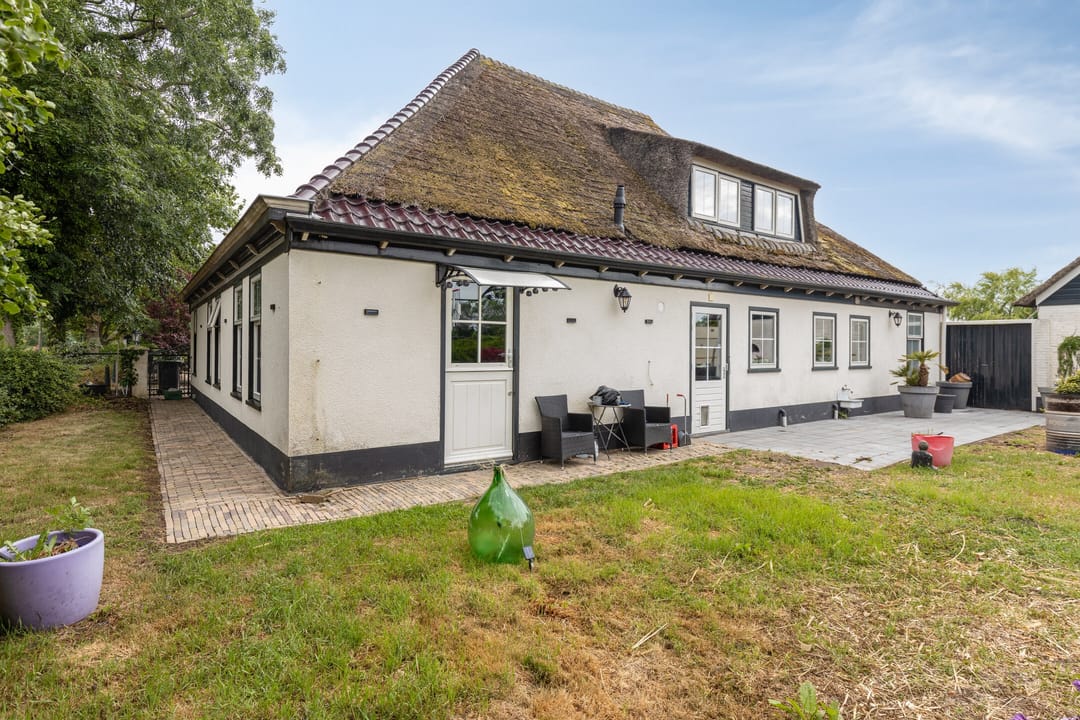 Spacious Residential Farmhouse with Extensive Grounds and Outbuildings in Wieringen — 56