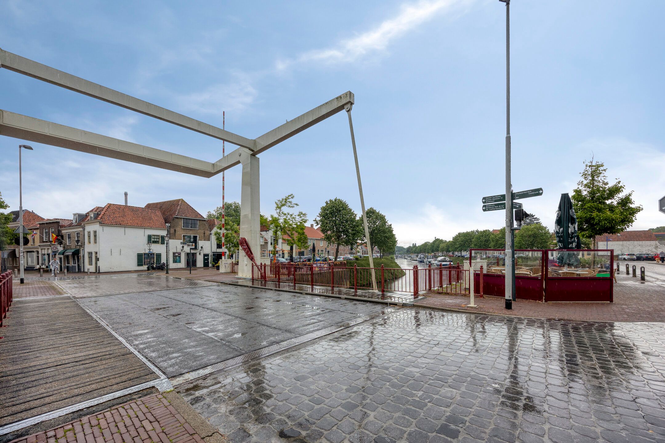 Modern New Build Apartment with Private Parking in Central Brielle — 27