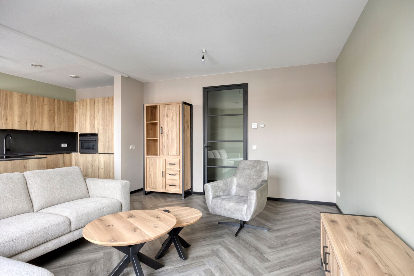 Modern New Build Apartment with Private Parking in Central Brielle — 10