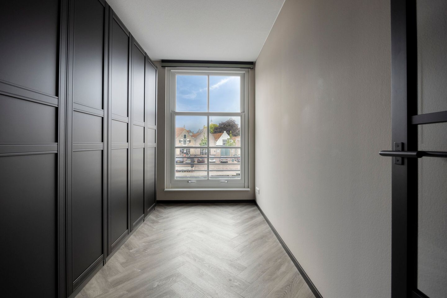 Modern New Build Apartment with Private Parking in Central Brielle — 20