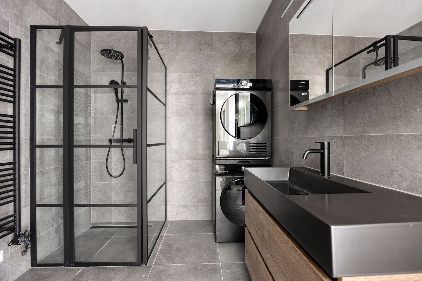 Modern New Build Apartment with Private Parking in Central Brielle — 19