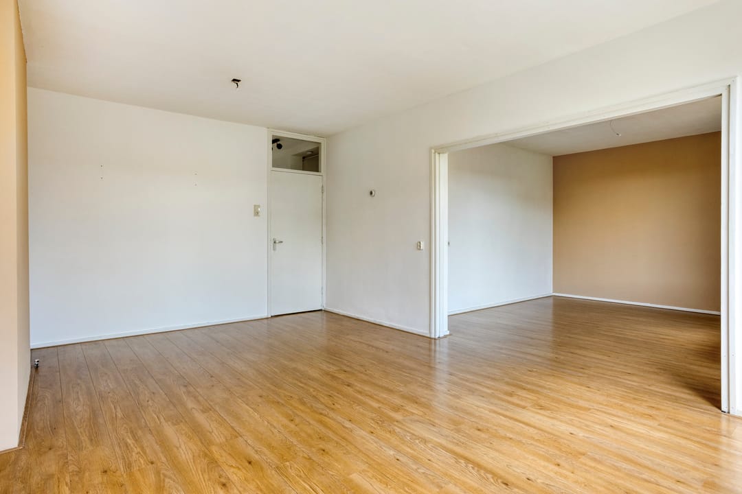 Light Apartment with City Views and Two Bedrooms in the Heart of Apeldoorn — 11