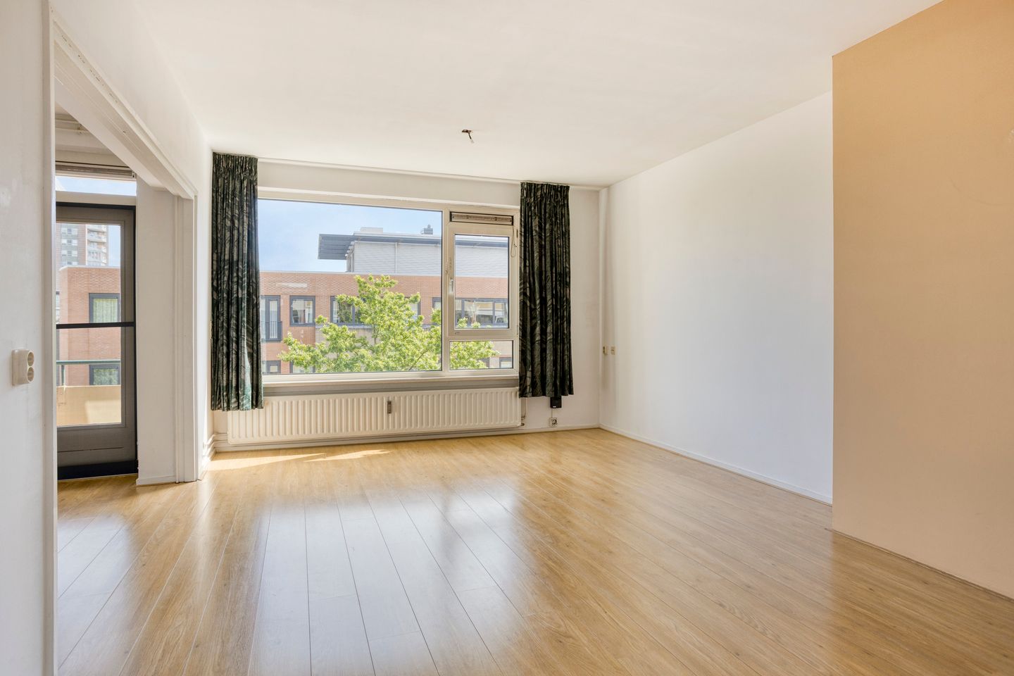 Light Apartment with City Views and Two Bedrooms in the Heart of Apeldoorn — 10