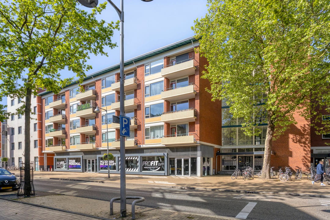 Light Apartment with City Views and Two Bedrooms in the Heart of Apeldoorn
