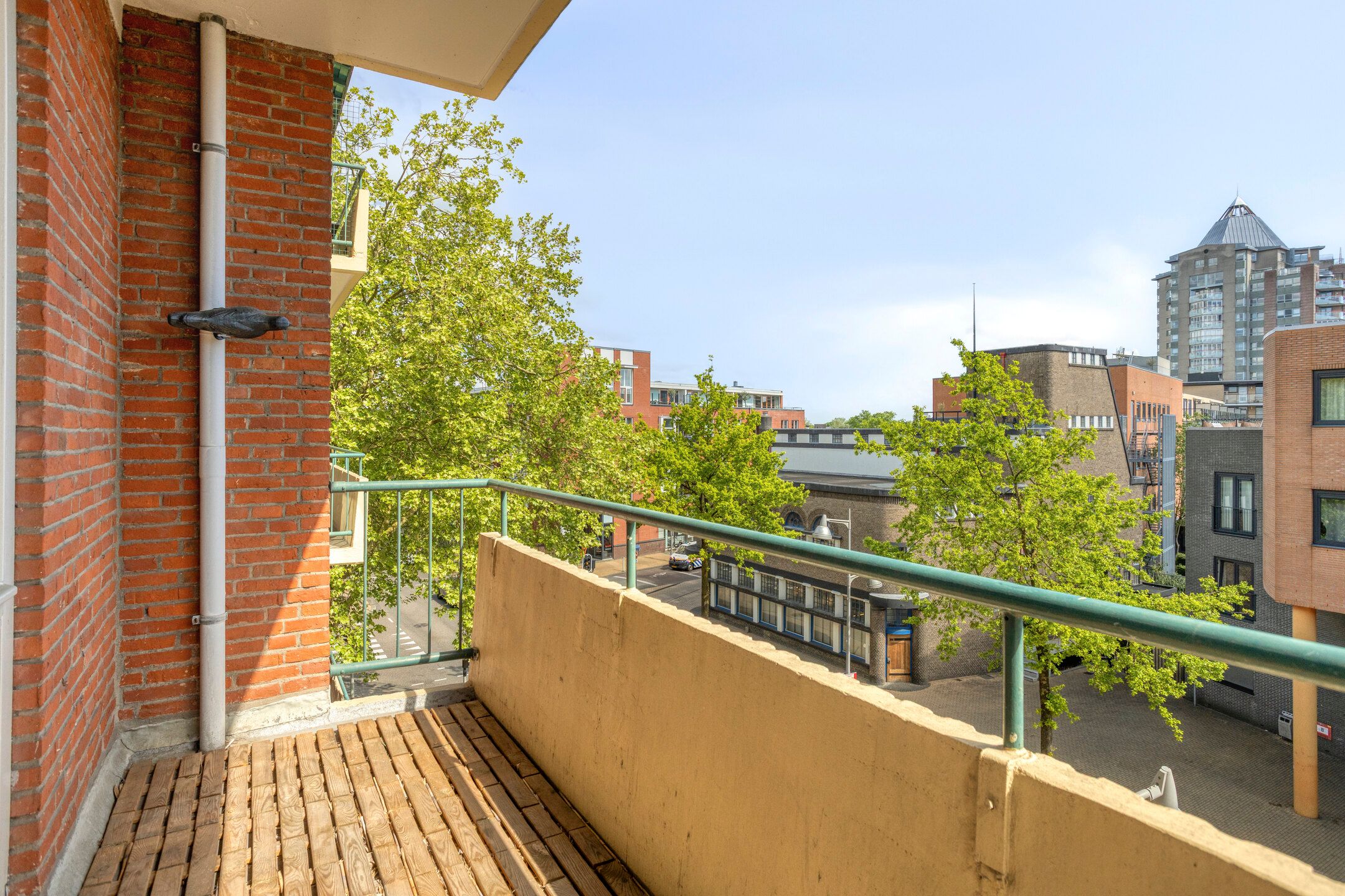 Light Apartment with City Views and Two Bedrooms in the Heart of Apeldoorn — 15