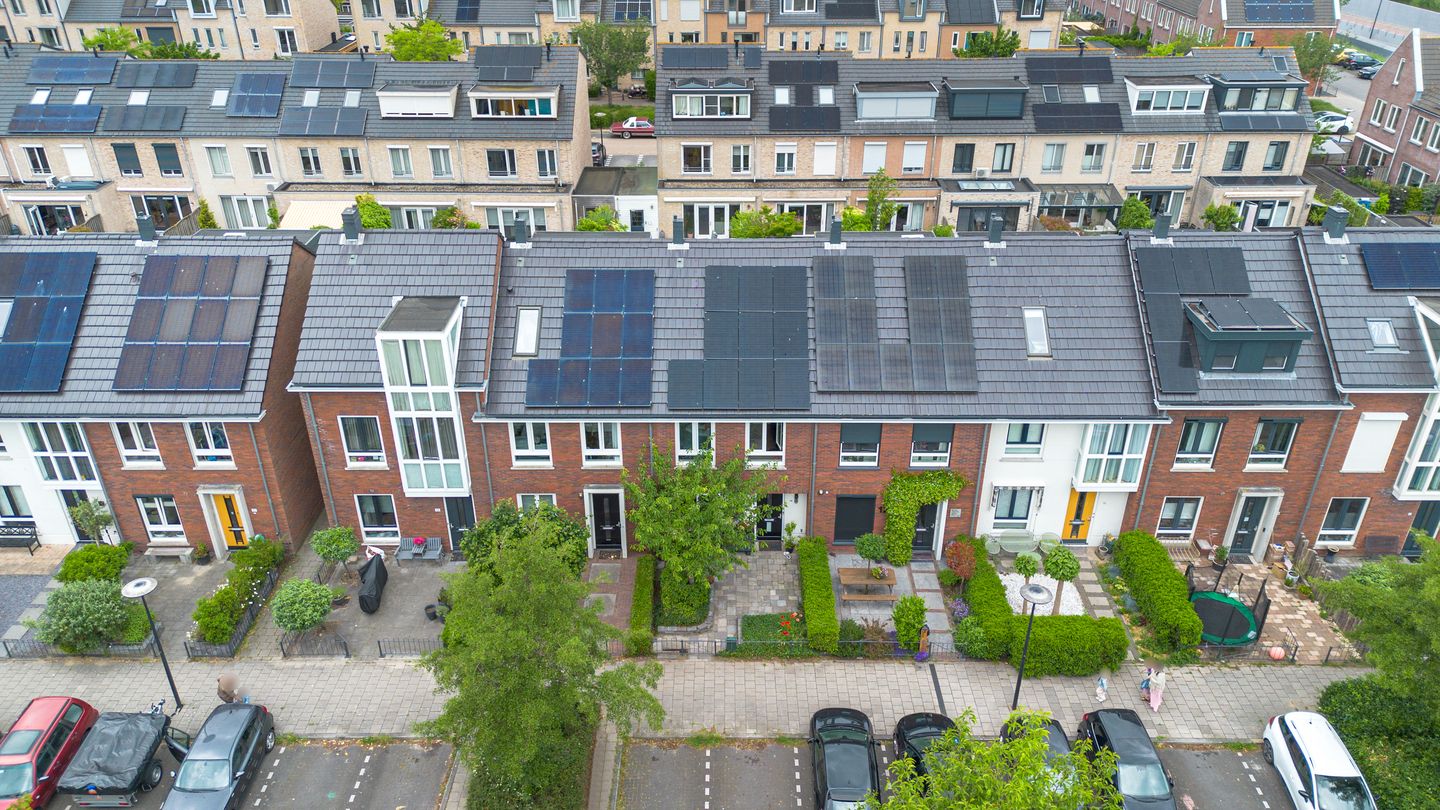 Modern Family Home with A+++ Energy Rating in Heemskerk — 44