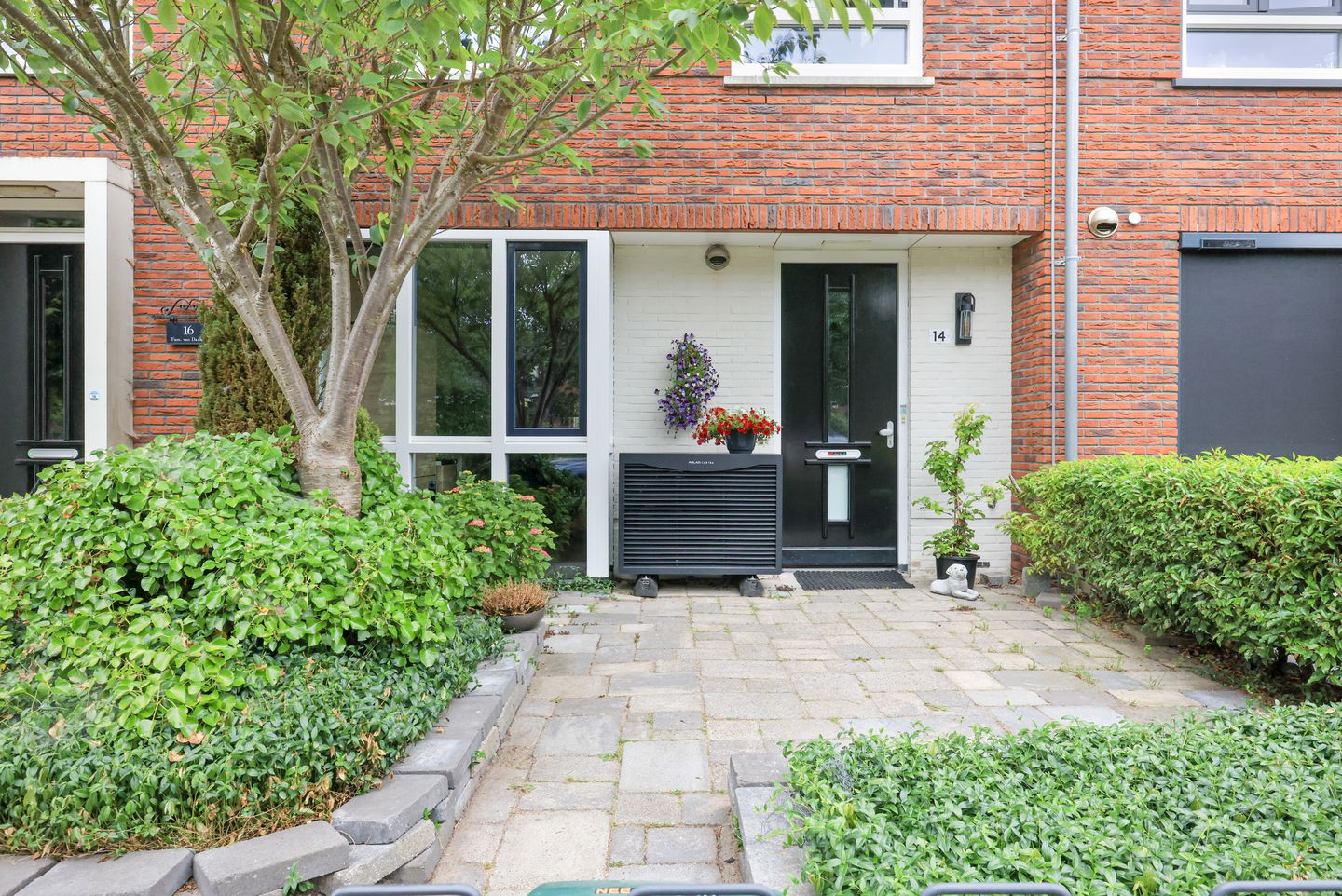 Modern Family Home with A+++ Energy Rating in Heemskerk — 40