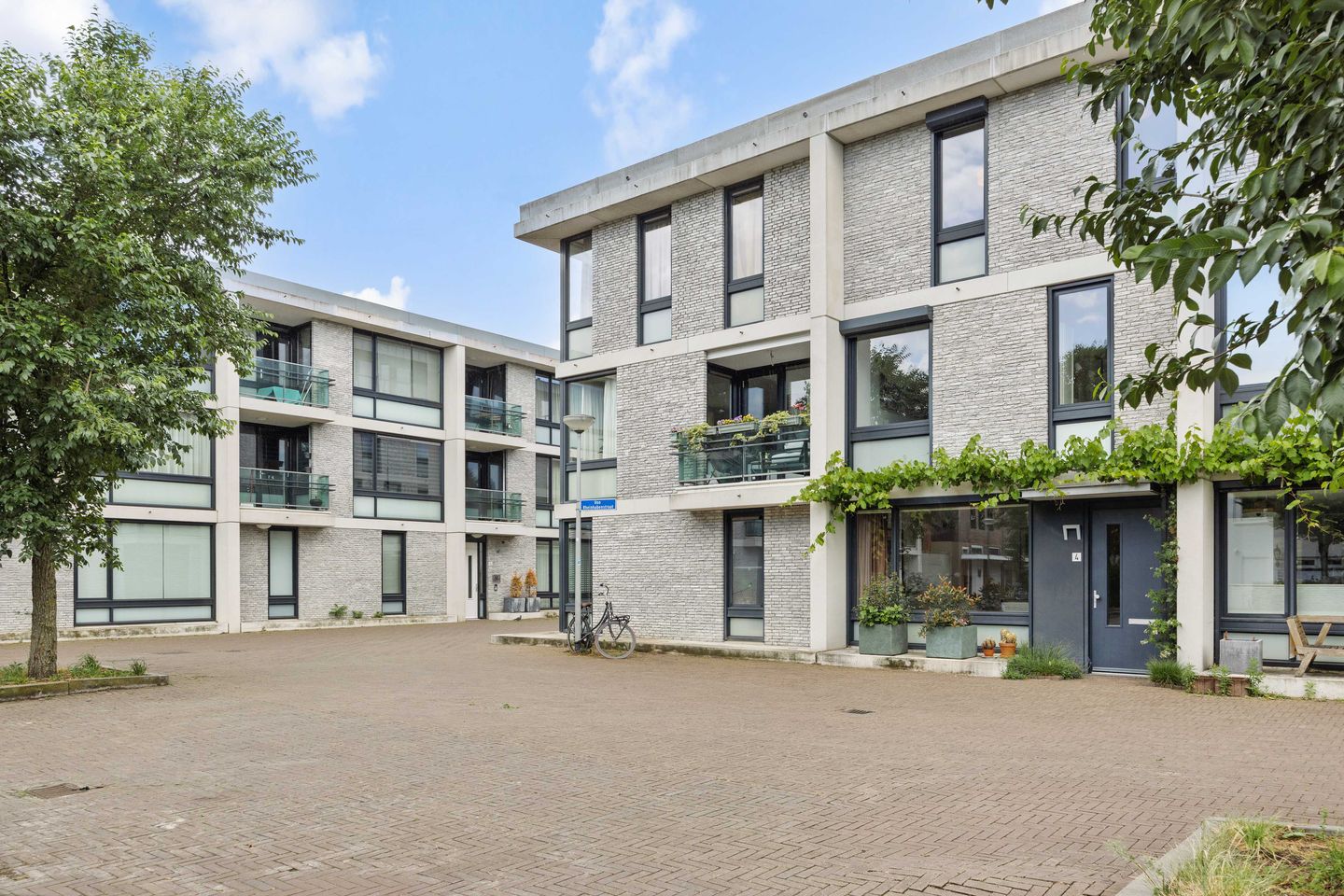 Photo 35 of Von Rheinhabenstraat 4