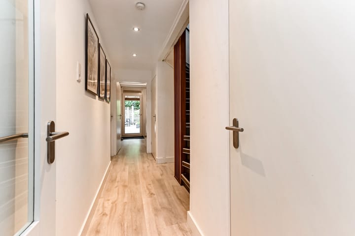 Tussenwoning te koop: Van der Maasstraat 6, Zoetermeer
