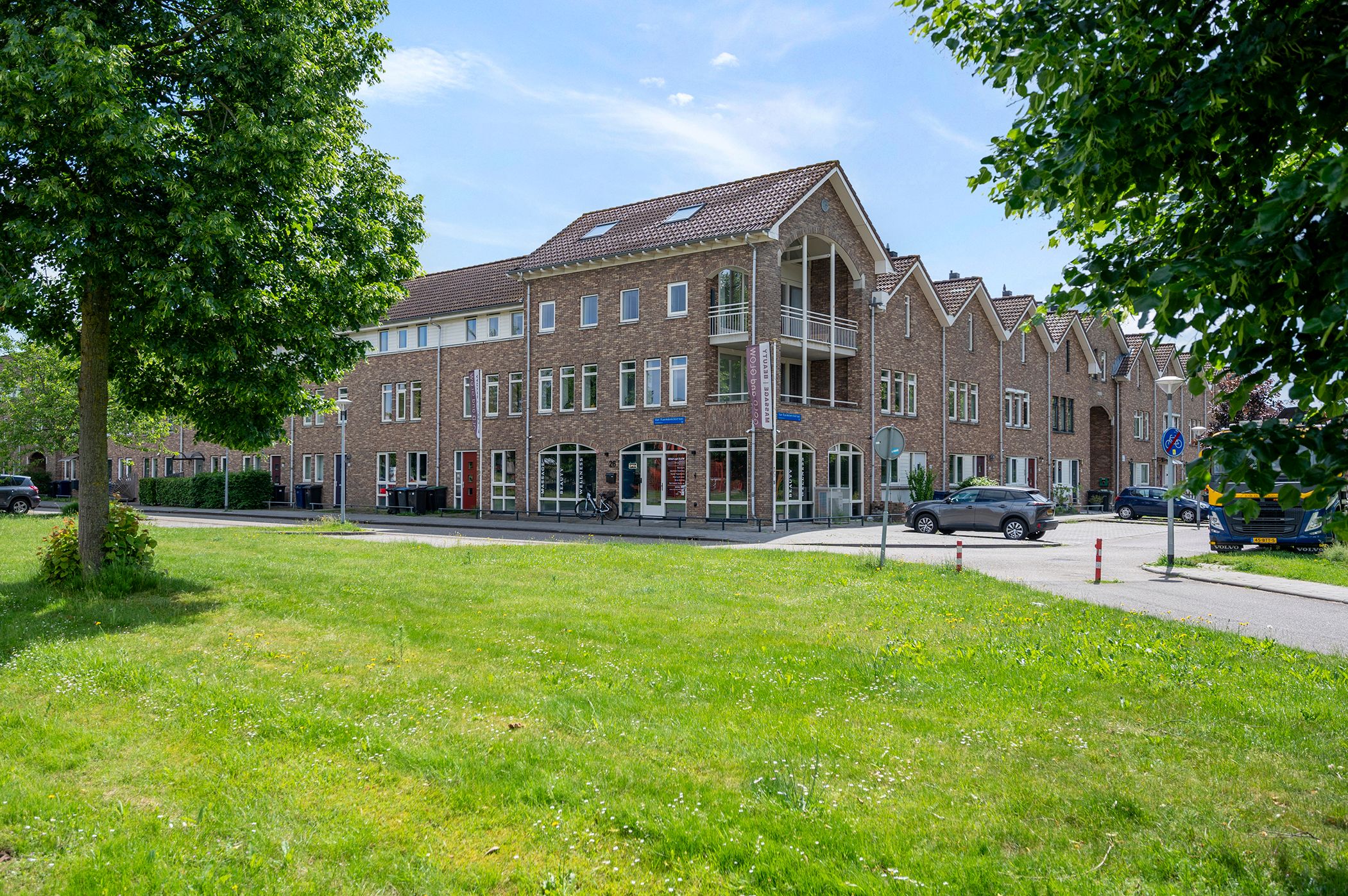 Photo 3 of Van Raemdonckstraat 30