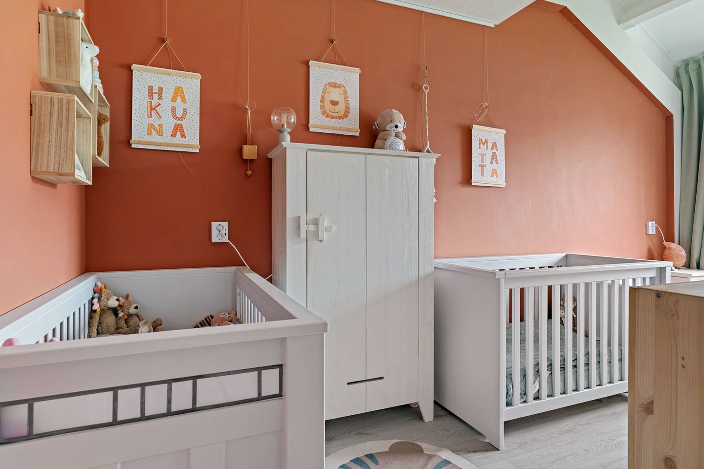 Spacious Corner Home with Five Bedrooms and Private Parking in Zutphen — 20