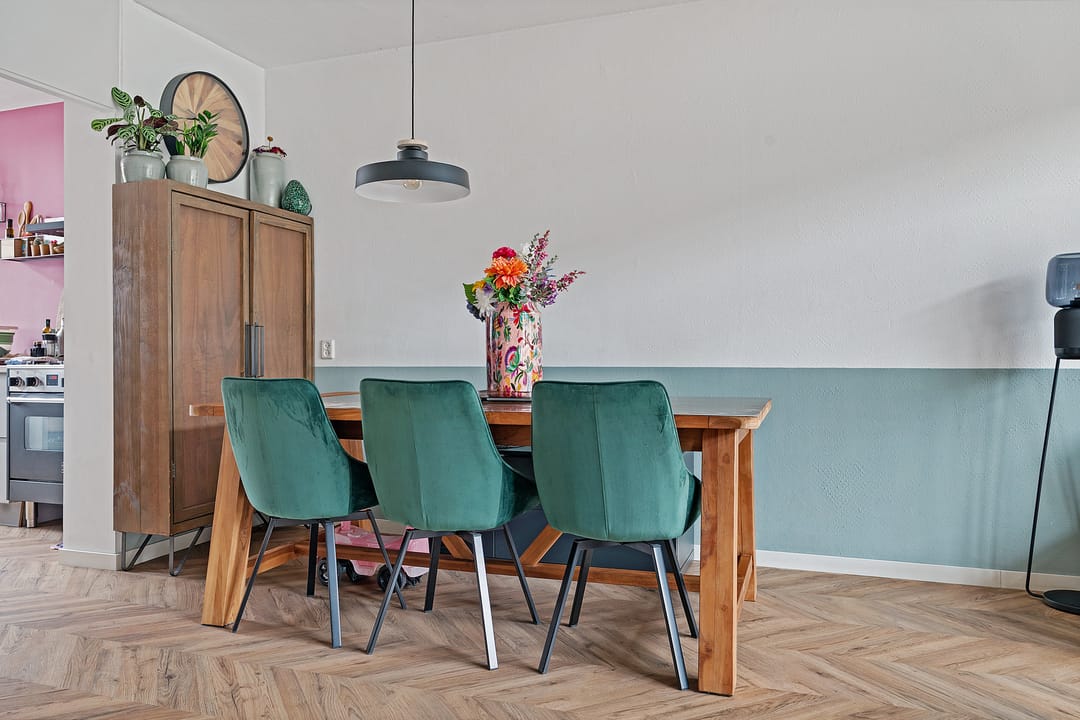 Spacious Corner Home with Five Bedrooms and Private Parking in Zutphen — 11