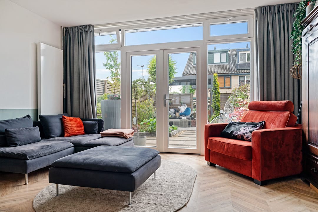 Spacious Corner Home with Five Bedrooms and Private Parking in Zutphen — 13