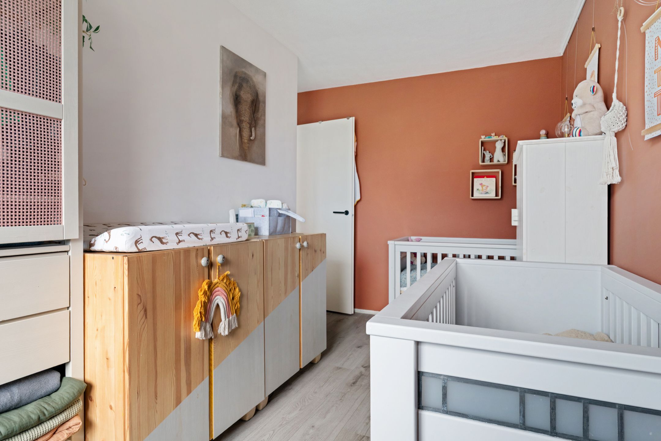 Spacious Corner Home with Five Bedrooms and Private Parking in Zutphen — 21
