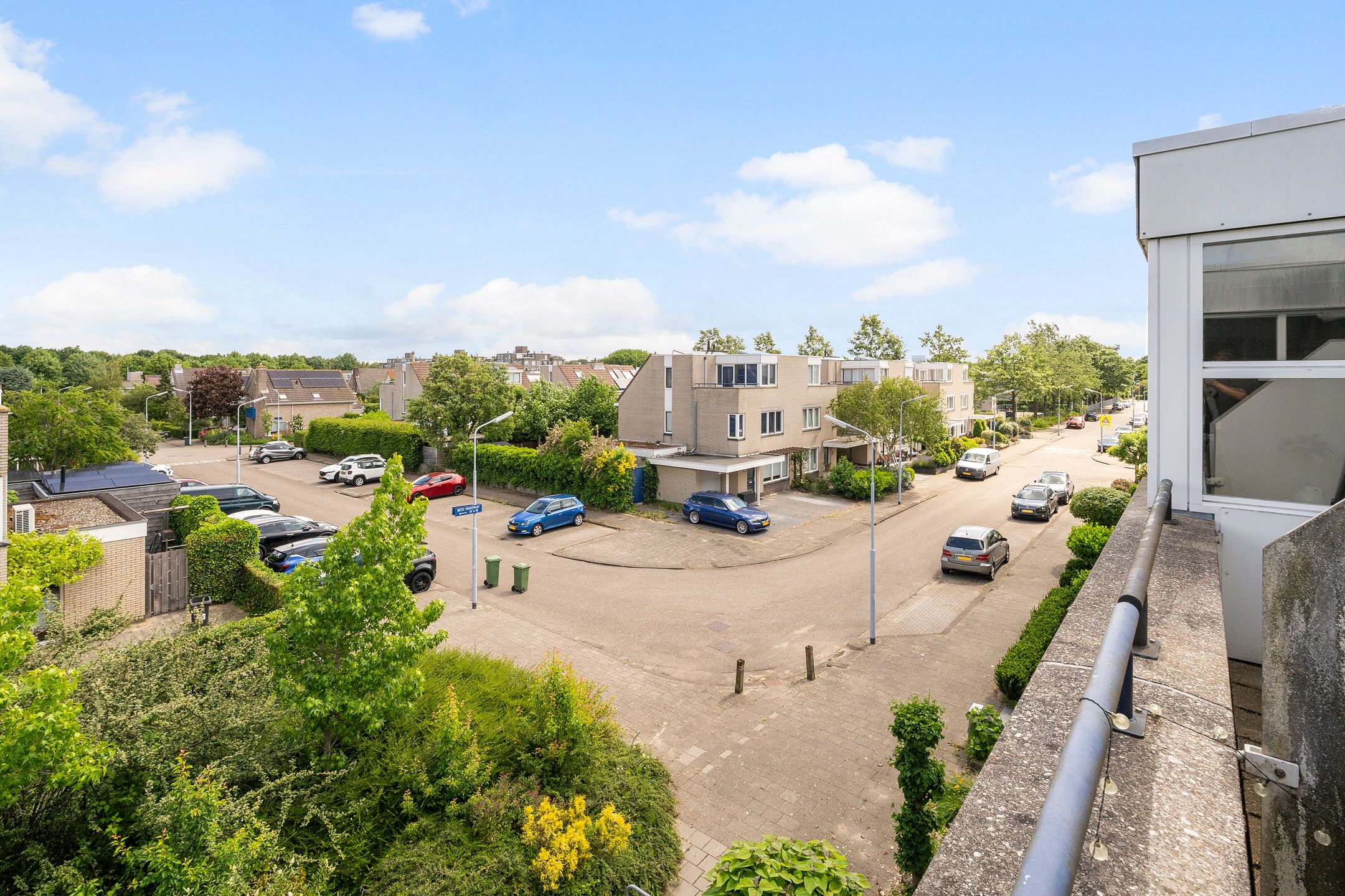 Spacious 5-Bedroom Townhouse with Sunny Southwest Garden in Quiet Toolenburg — 30
