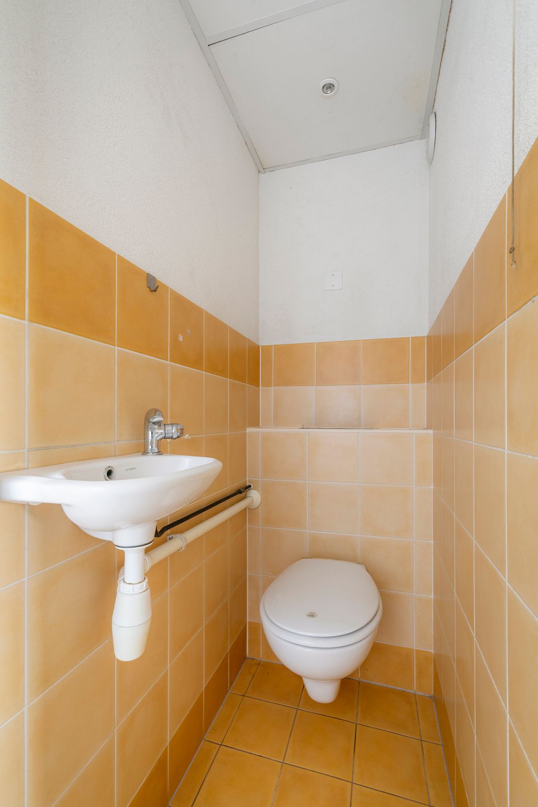 Spacious 5-Bedroom Townhouse with Sunny Southwest Garden in Quiet Toolenburg — 26