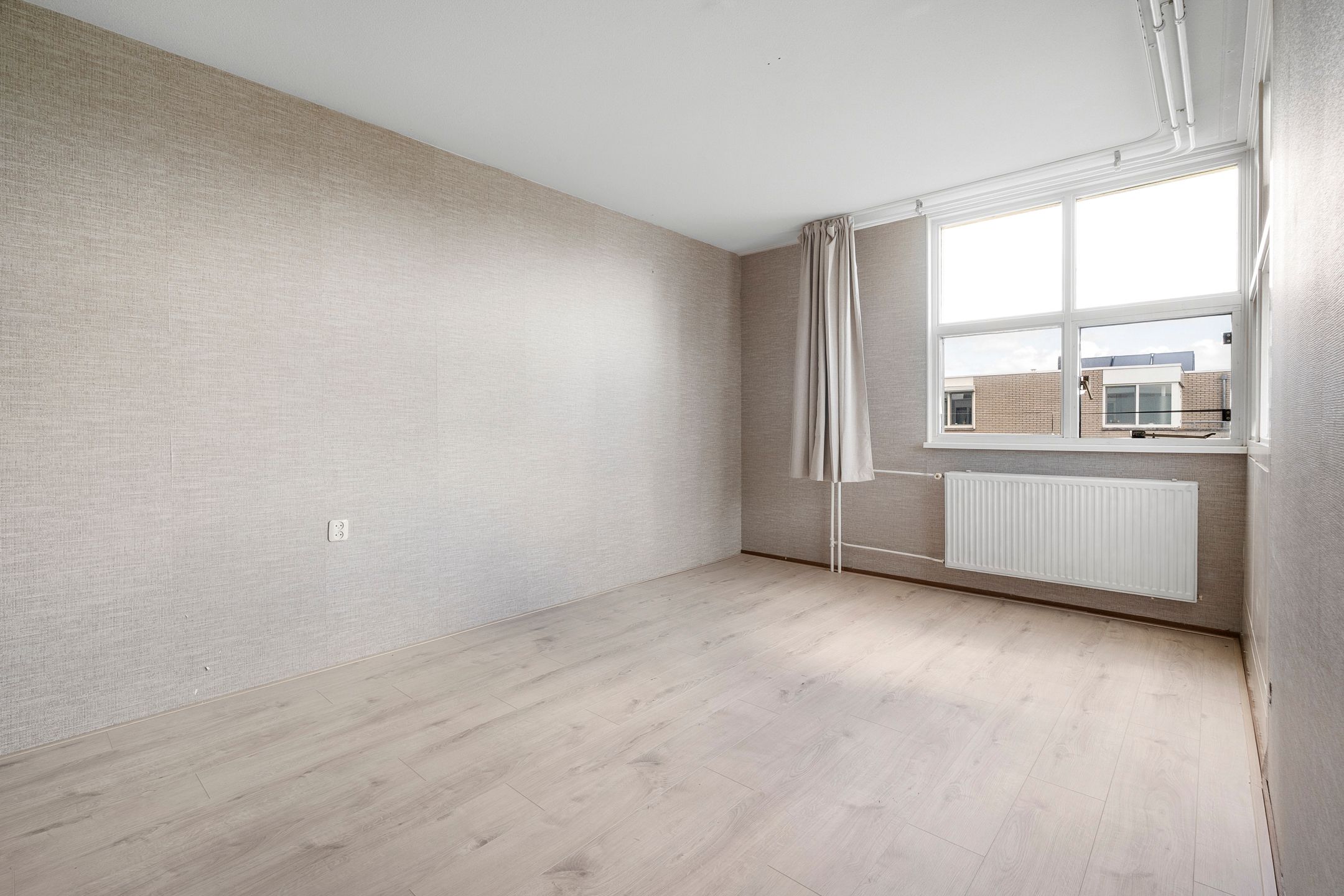 Spacious 5-Bedroom Townhouse with Sunny Southwest Garden in Quiet Toolenburg — 33