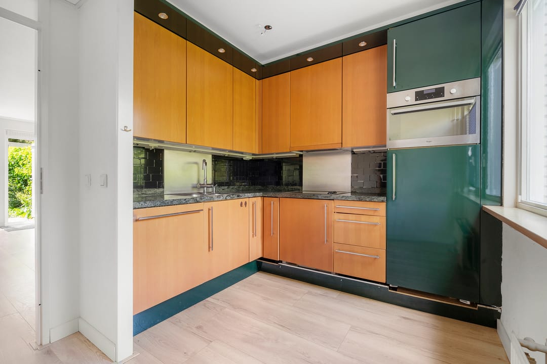 Spacious 5-Bedroom Townhouse with Sunny Southwest Garden in Quiet Toolenburg — 8
