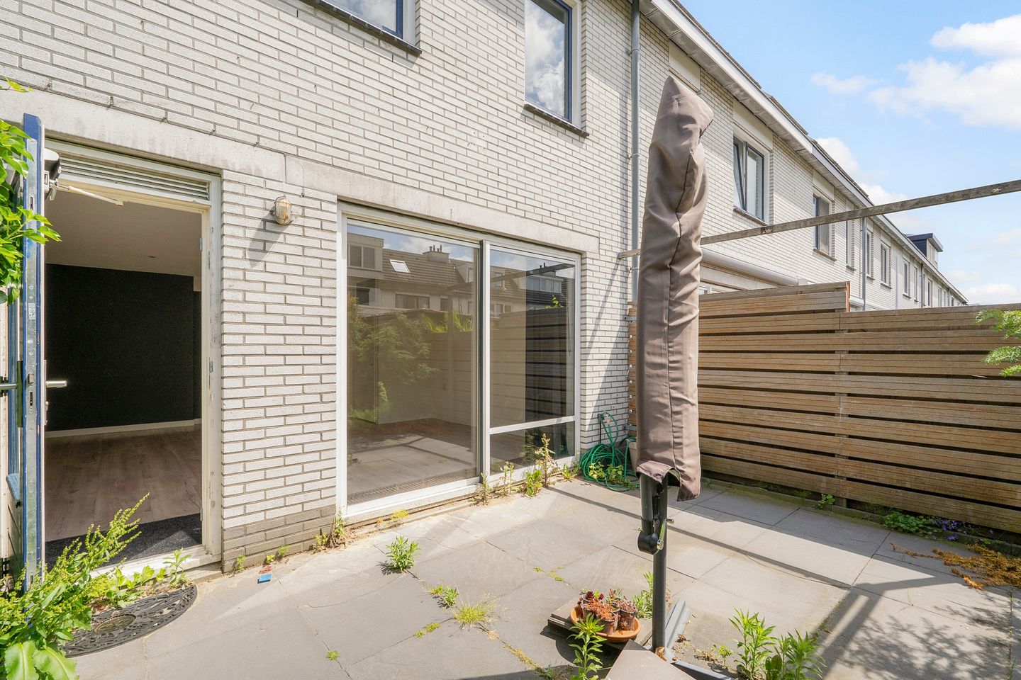 Spacious 5-Bedroom Townhouse with Sunny Southwest Garden in Quiet Toolenburg — 44