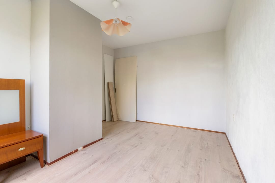Spacious 5-Bedroom Townhouse with Sunny Southwest Garden in Quiet Toolenburg — 16
