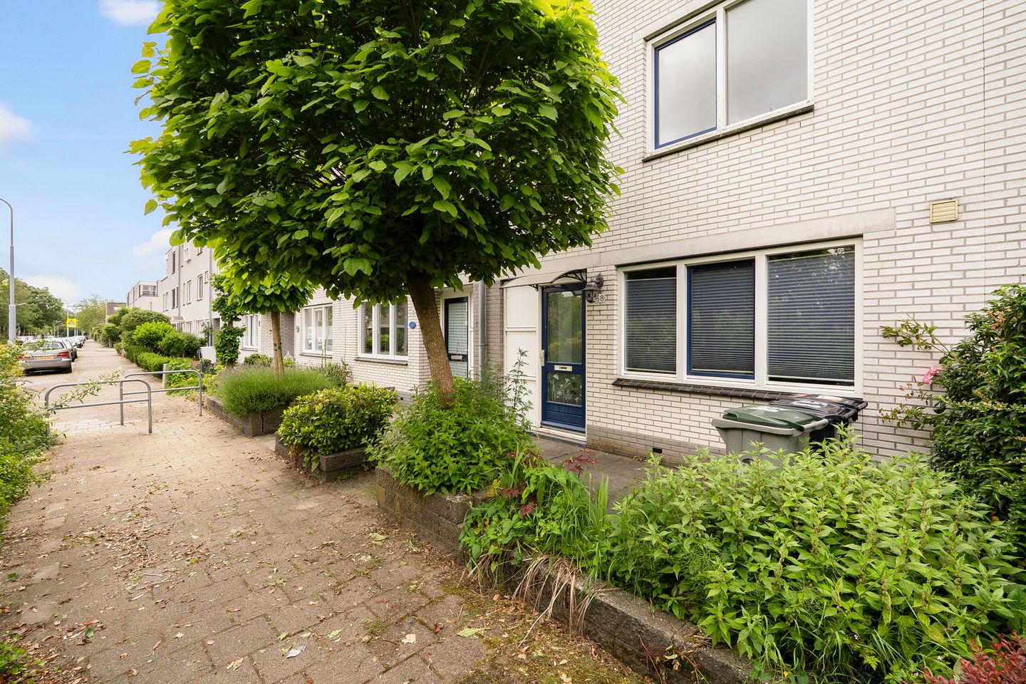 Spacious 5-Bedroom Townhouse with Sunny Southwest Garden in Quiet Toolenburg — 50