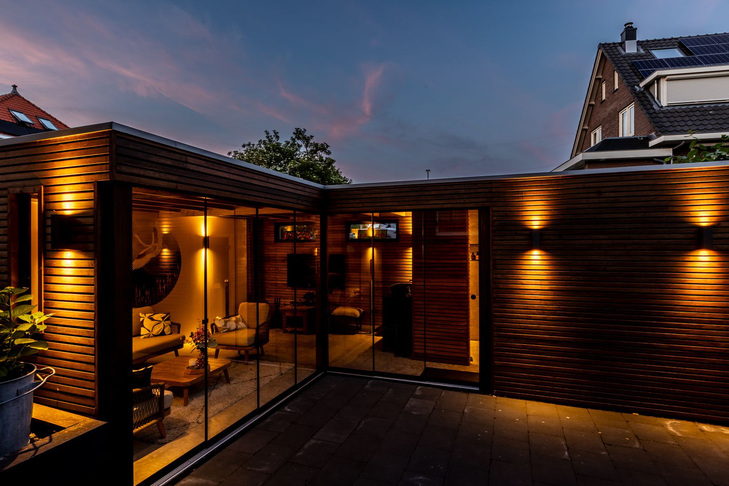 Charming 1930s Waterfront Detached House with Modern Luxury — 74
