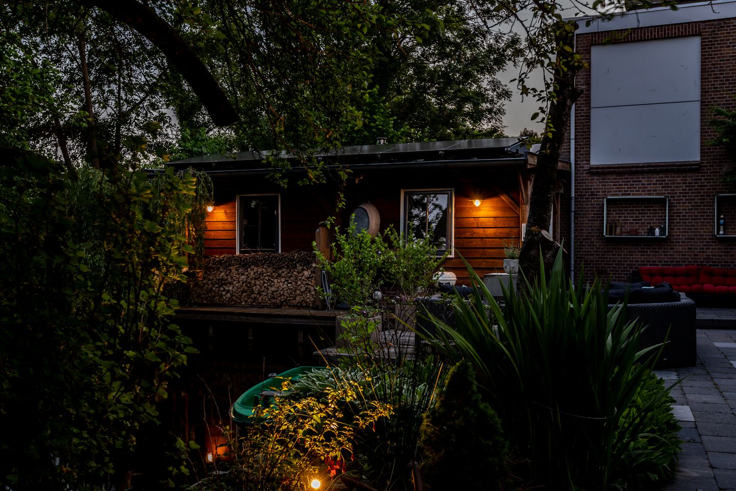 Charming 1930s Waterfront Detached House with Modern Luxury — 80