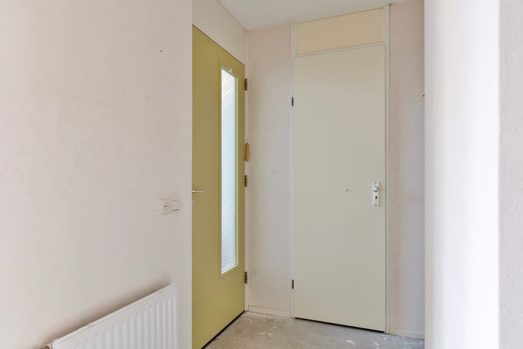 Bright three room apartment in central Lochem — 8