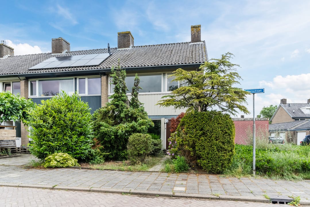 Spacious End Terraced House with Four Bedrooms in Family-Friendly IJpelaar Neighborhood — 43