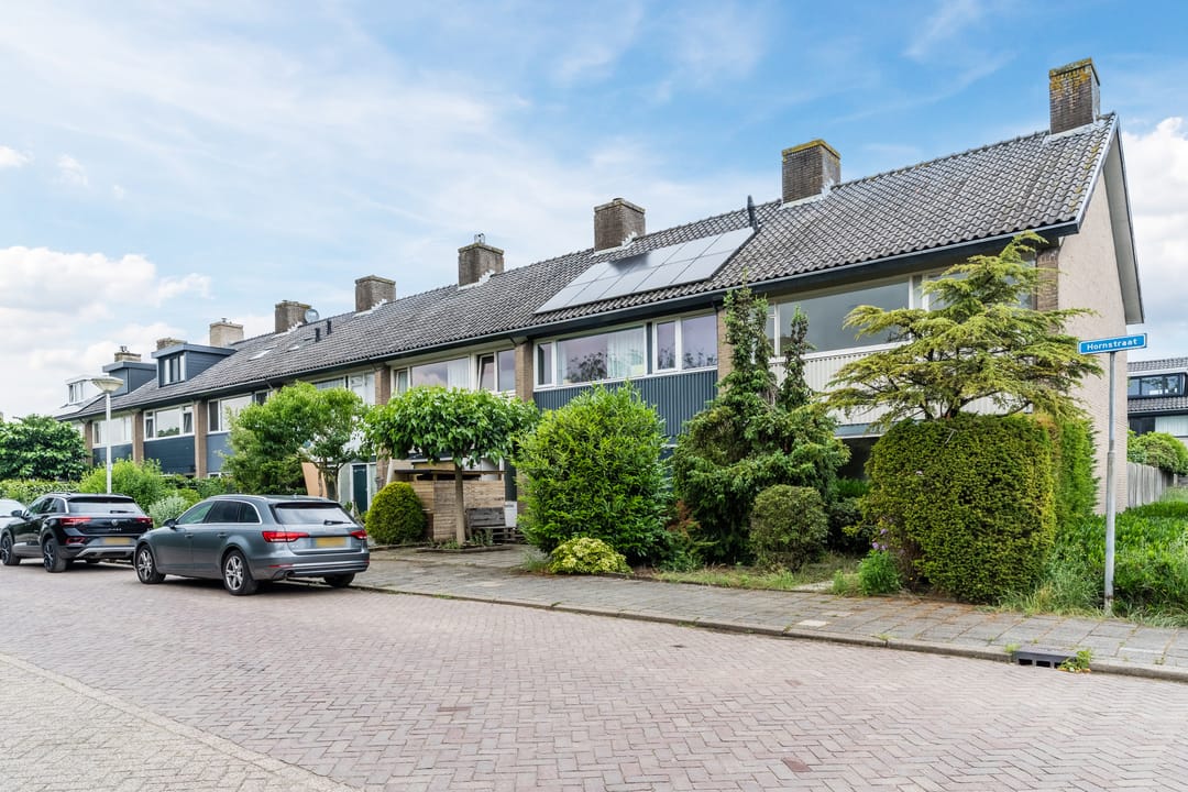Spacious End Terraced House with Four Bedrooms in Family-Friendly IJpelaar Neighborhood — 41