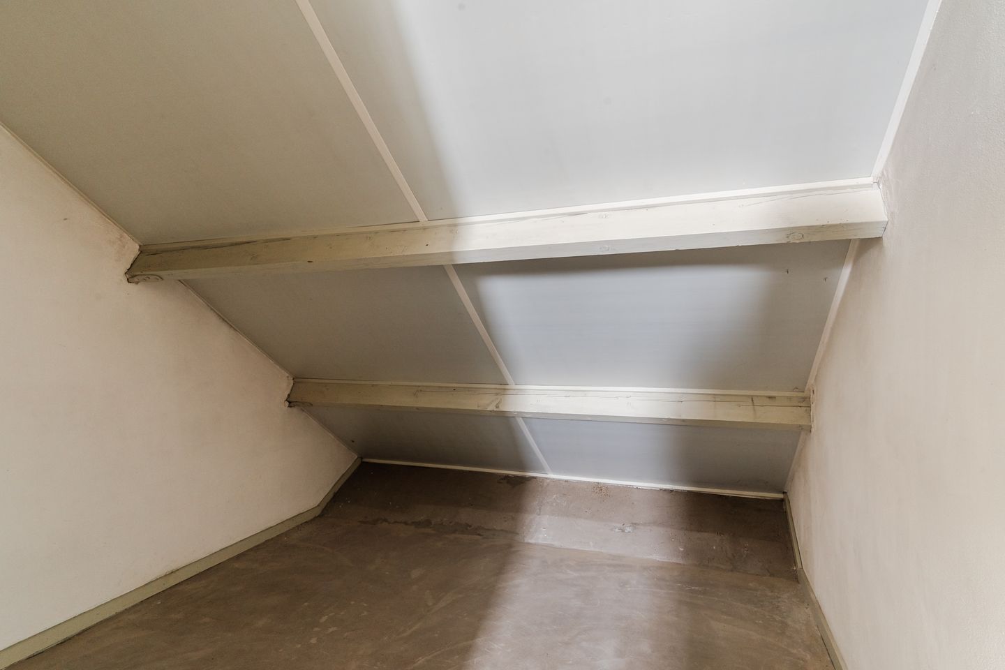Spacious End Terraced House with Four Bedrooms in Family-Friendly IJpelaar Neighborhood — 40
