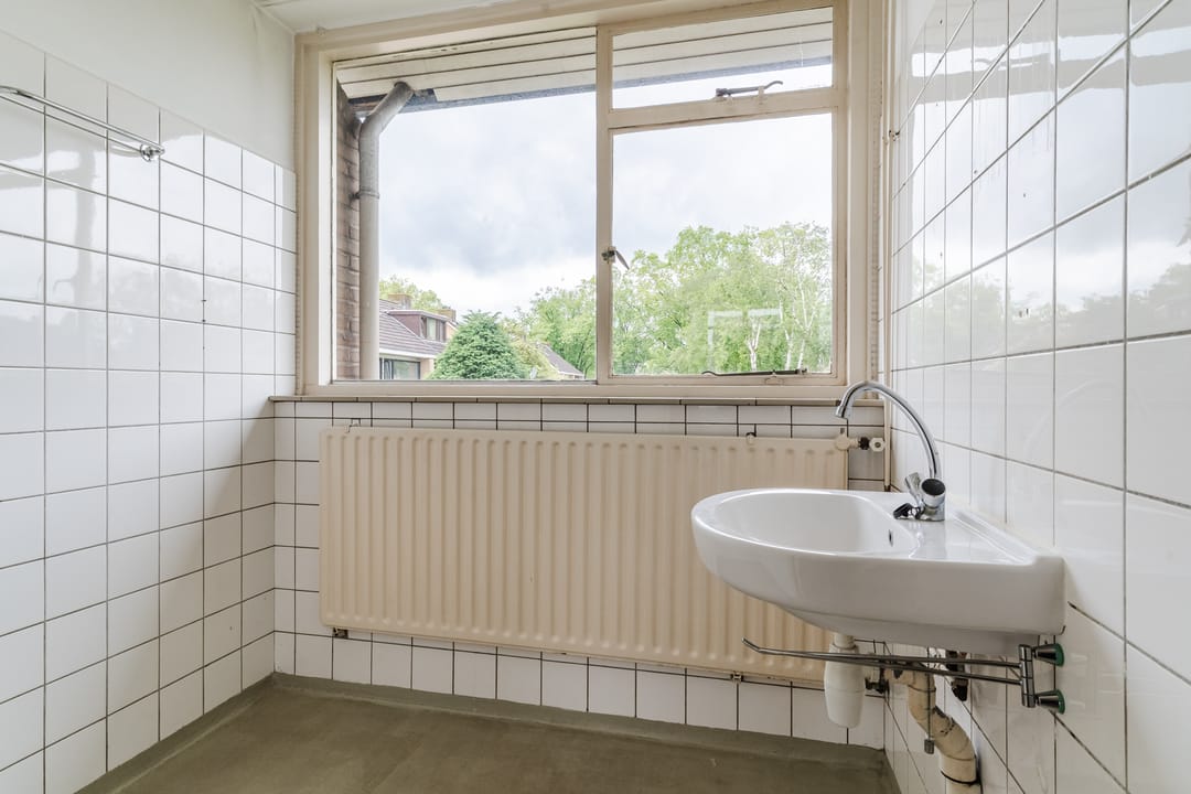 Spacious End Terraced House with Four Bedrooms in Family-Friendly IJpelaar Neighborhood — 31
