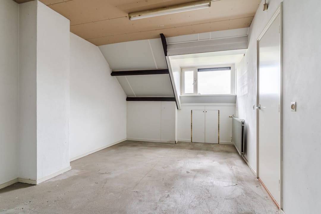 Spacious End Terraced House with Four Bedrooms in Family-Friendly IJpelaar Neighborhood — 38