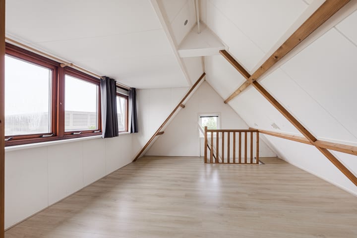 Twee-onder-één-kap te koop: Zwanenburgerdijk 390, Zwanenburg