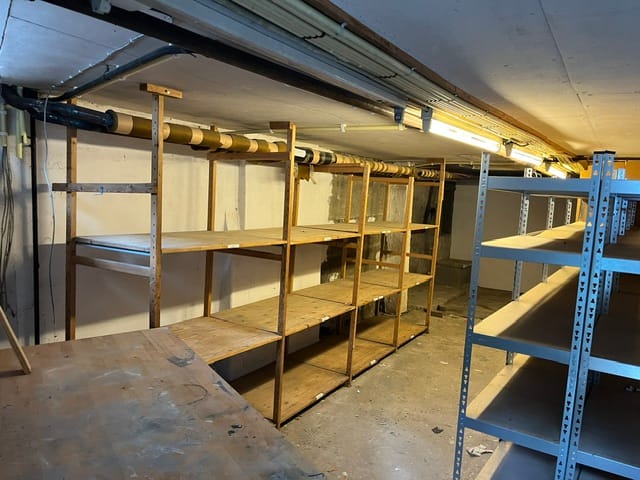 View photo 4 of Spuistraat 283