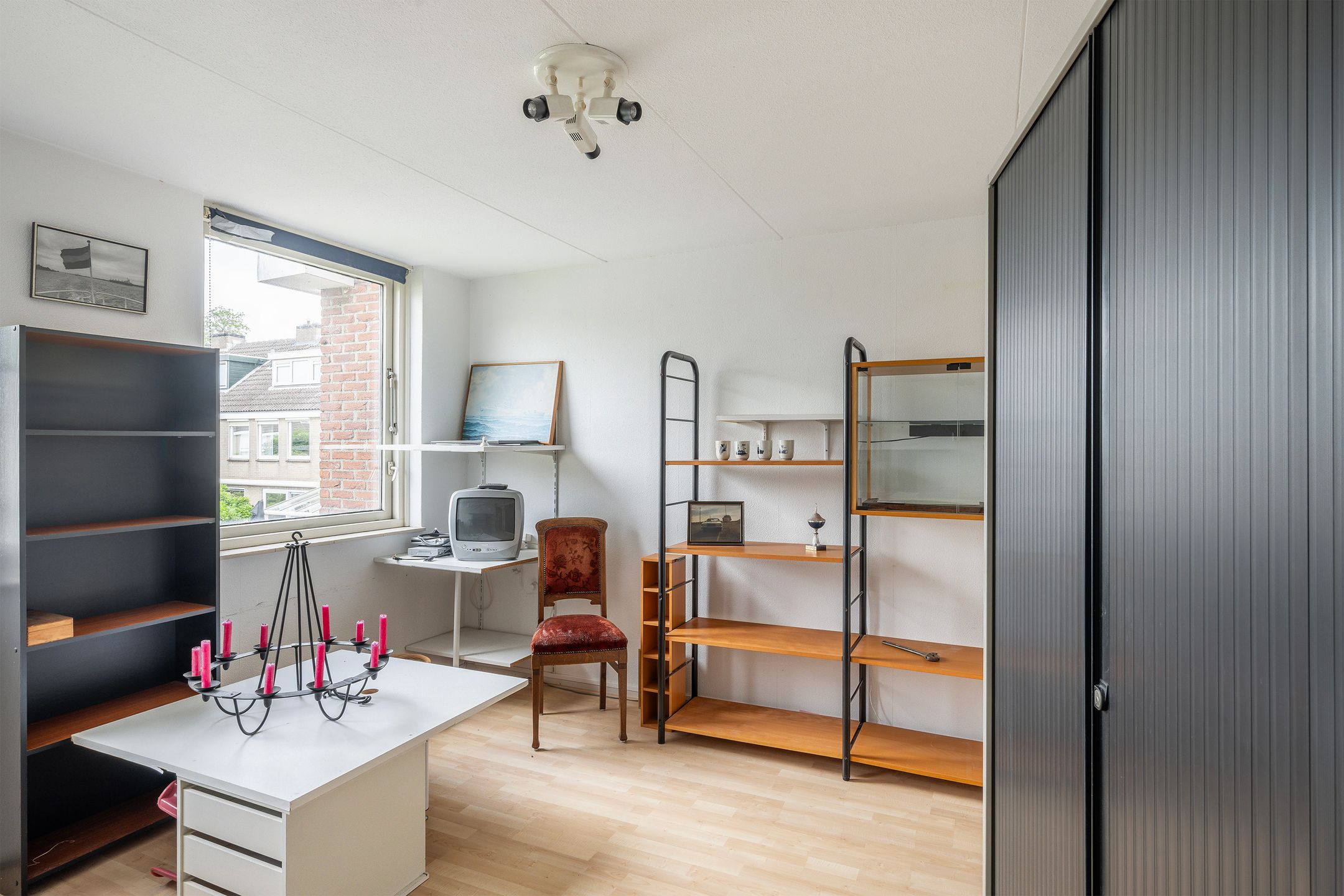 Spacious Five-Bedroom Terraced Home with Garage and Garden in Maassluis — 27