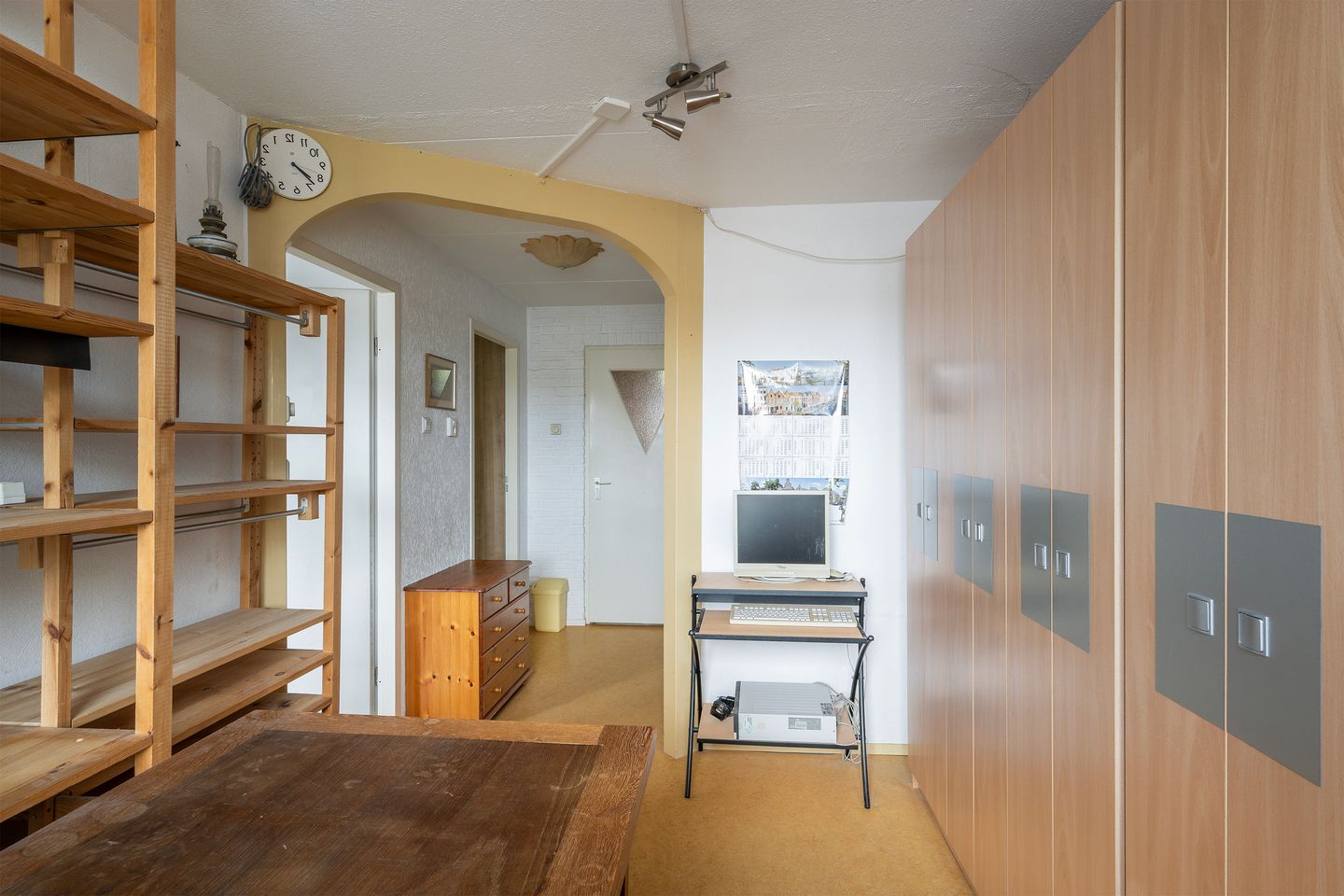 Spacious Five-Bedroom Terraced Home with Garage and Garden in Maassluis — 20