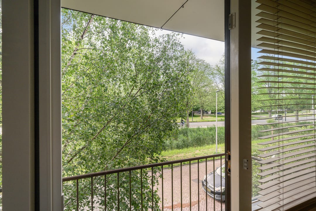 Spacious Five-Bedroom Terraced Home with Garage and Garden in Maassluis — 23