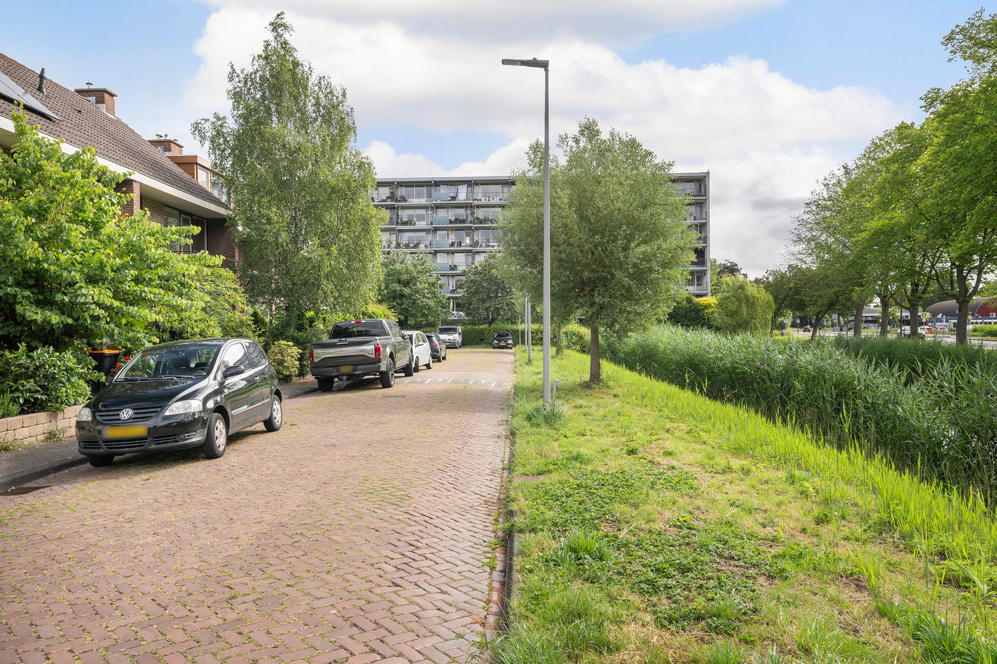 Spacious Five-Bedroom Terraced Home with Garage and Garden in Maassluis — 44