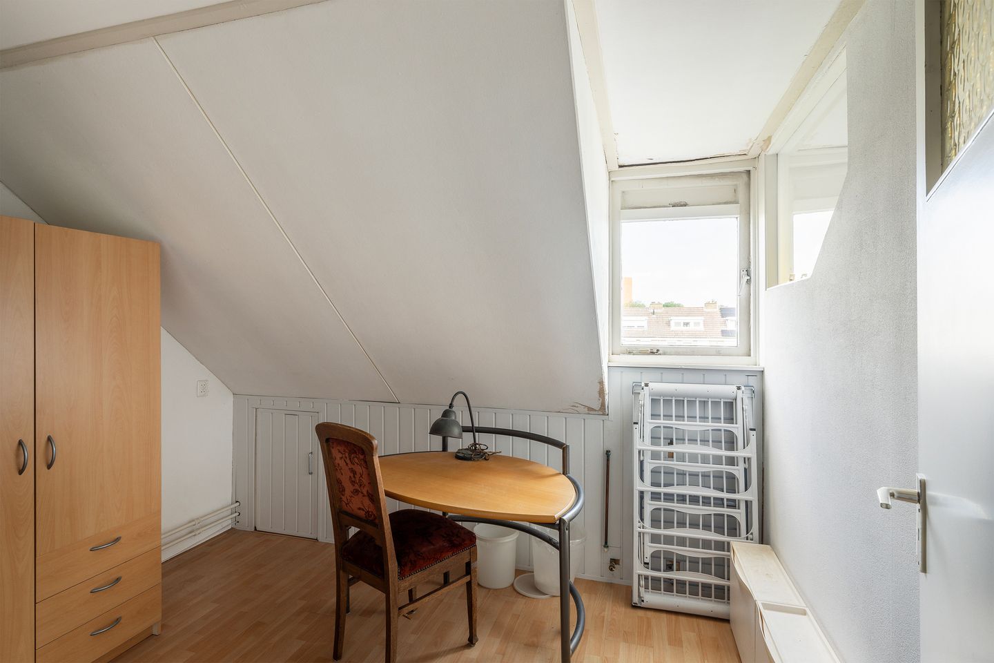 Spacious Five-Bedroom Terraced Home with Garage and Garden in Maassluis — 34