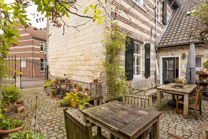 Photo 4 of Hoolstraat 1