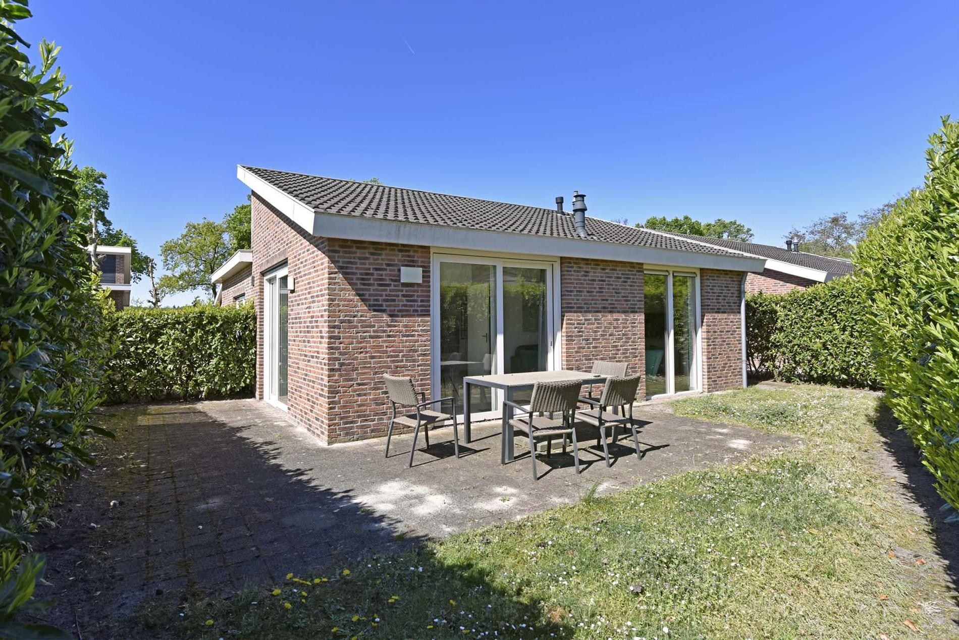2-bedroom freehold villa in Arcen — photo 2 of 5