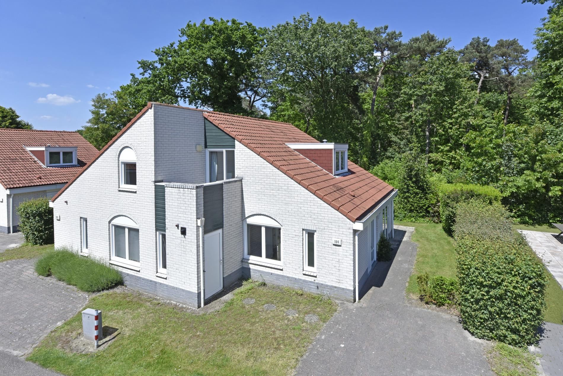 2-bedroom freehold villa in Arcen — photo 1 of 5