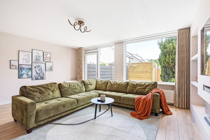 Tussenwoning te koop: Parkwijklaan 83, Almere