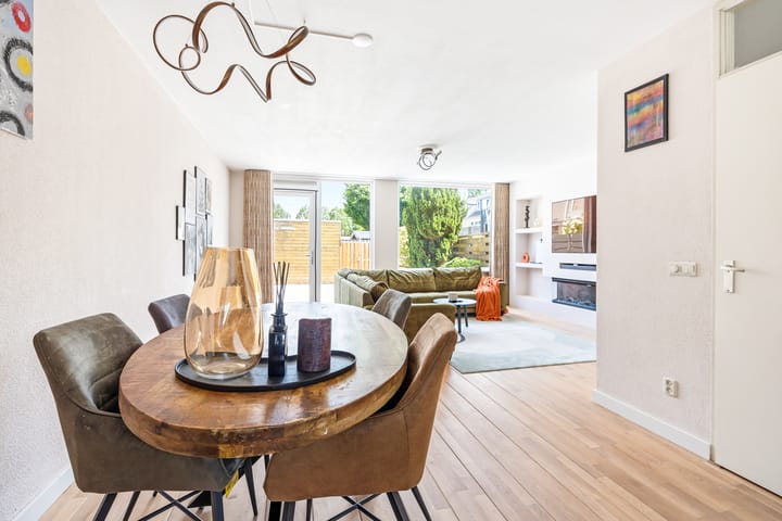 Tussenwoning te koop: Parkwijklaan 83, Almere