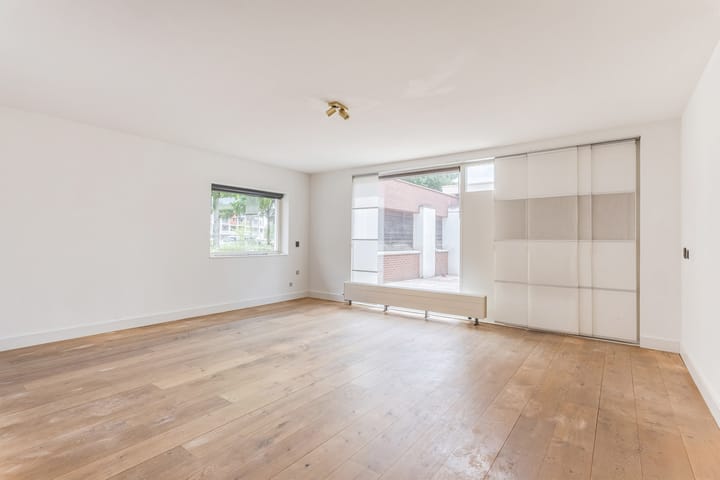 Hoekwoning te koop: Oegstgeeststraat 271, Tilburg