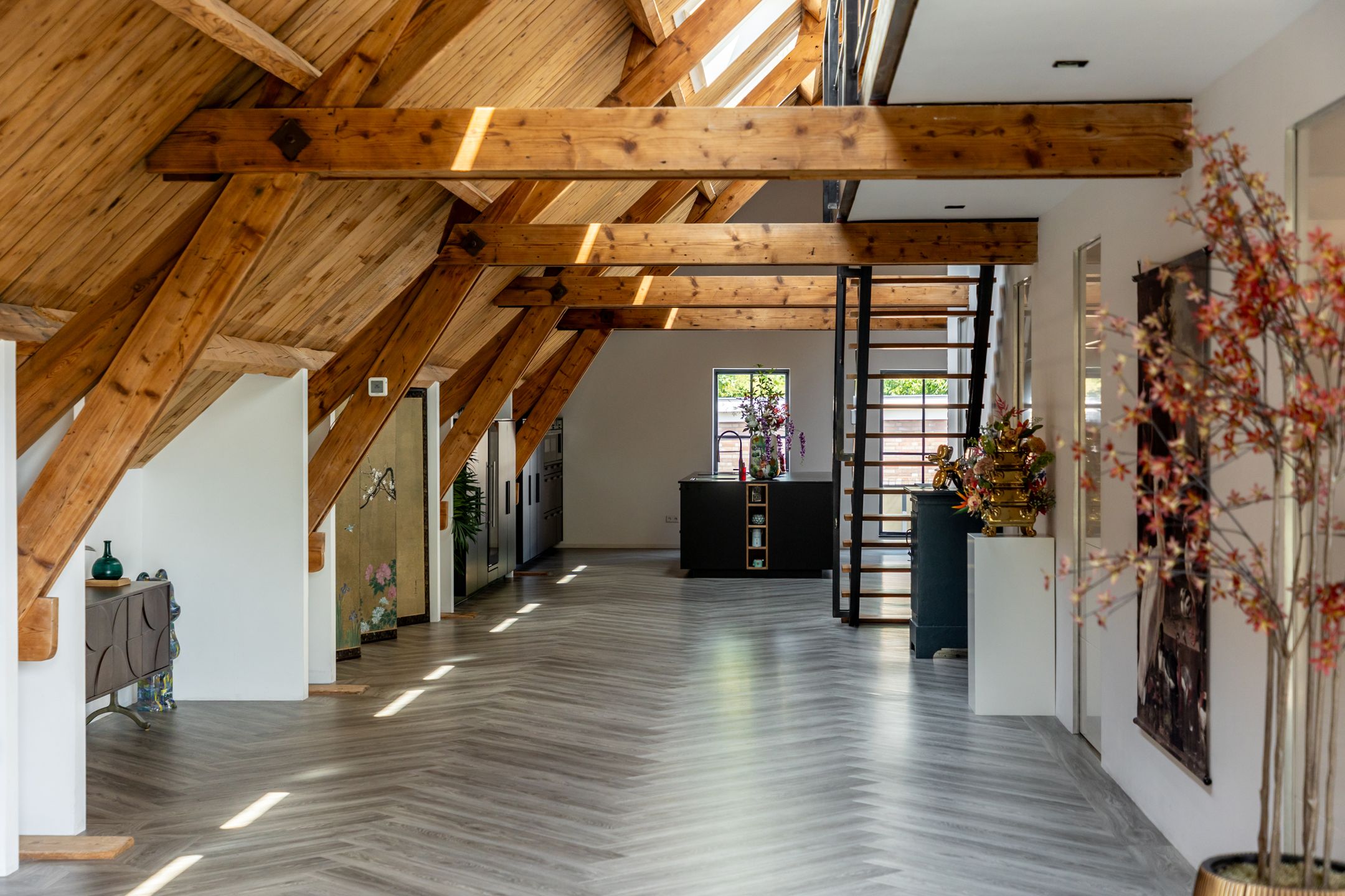 Historic Wine Warehouse Converted into Unique Canal-Side Residence with Guest Apartment and Practice Space — 42